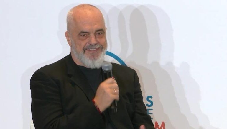 MARRËVESHJA E PAQES AZERBEJXHAN-ARMENI/ Rama ‘korrigjon’ dirigjuesin e forumit në Paris: E kishit fjalën për Shqipërinë, po e mërzisni presidentin tuaj