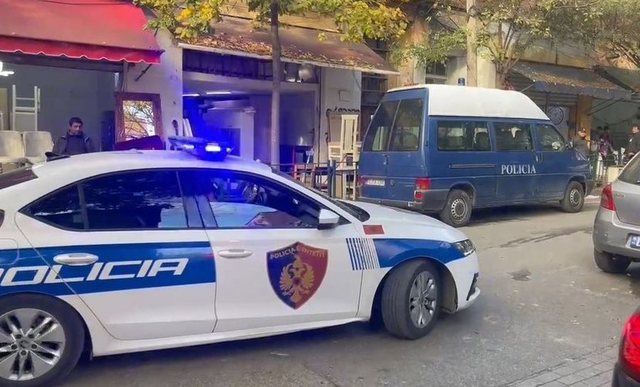 “PSE PARKON ATY?” Zbardhet sherri me armë pranë Rinasit ditën e djeshme! Identifikohen autorët…(EMRAT)