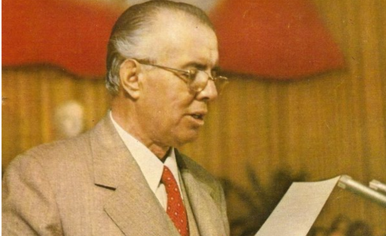 DOSSIER/ Përse të lëmë avokatë , ç’i duhen Drejtësisë këta. Fjala e Enverit në ’66-ën kur suprimoi Ministrinë e Drejtësisë
