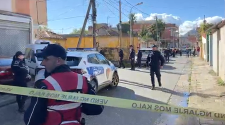 TRITOLI NË MAKINËN E PUNONJËSIT TË TATIMEVE NË SHKODËR/ Gjendet një makinë e djegur, dyshohet se u përdor nga autori