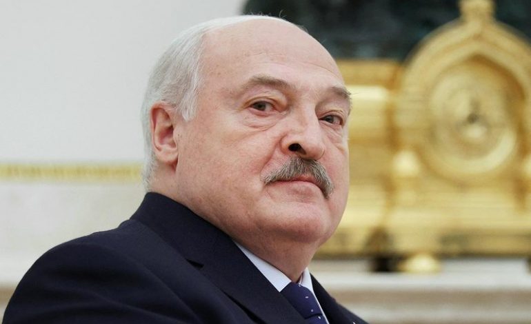 LUKASHENKO “TRADHËTON” PUTIN/ Gati për një “marrëveshje të madhe” me SHBA-të