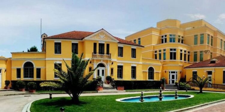 VRASJA E GJYQTARIT/ Reagon ambasada e SHBA: Dënojmë ashpër dhunën kundër drejtësisë