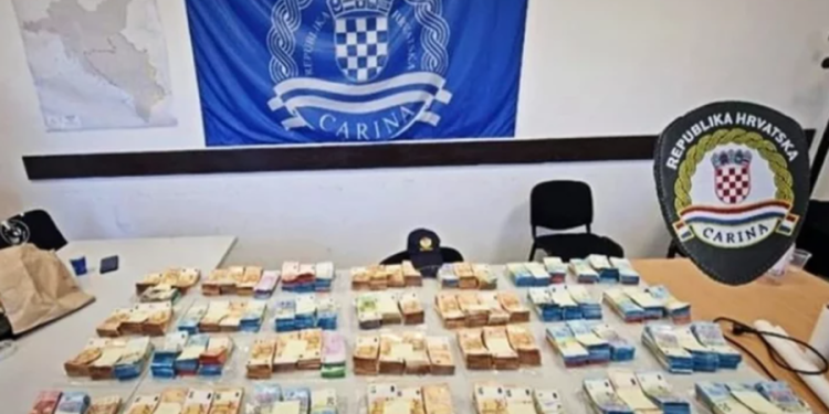 E PËSON KEQ/ Shqiptari në Kroaci kapet me mbi 700 mijë euro në makinë