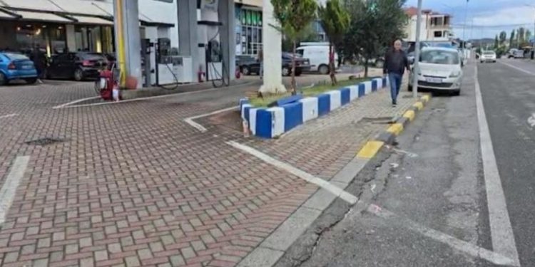 VRASJA E DY TË RINJVE NË MANËZ/ Gjykata liron 4 të arrestuarit