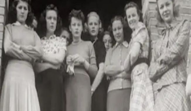DOSSIER/ “Sytë e Inga Vitaljevnës, me vlagën e lotëve janë gati…” Dëshmia e Todi Bozos, për skenarin e filmit “Kur u prishën foletë”!