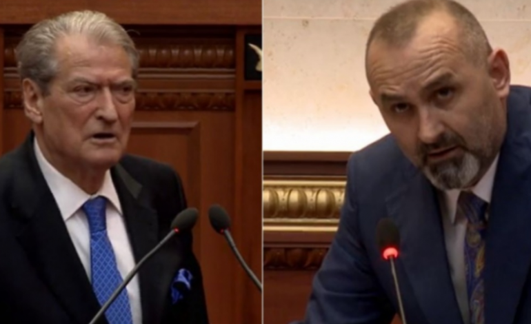 “HAJDE T’I NXJERRIM..”/ Debat mes Sali Berishës dhe Ulsi Manjës, ish-ministri heq xhaketën dhe…
