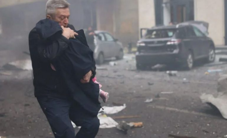 TRUMP-PUTIN PEZULLUAN BISEDIMET/ Rusia kryen sulme intensive me dronë mbi Ukrainë, 7 persona të vrarë