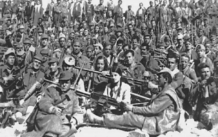 DOSSIER/ “Daut Gurra strehoi për disa kohë, shtatë partizanë që kishin ngrirë, por pas 1944-ës…” Historia e trishtë e fisit nga Librazhdi