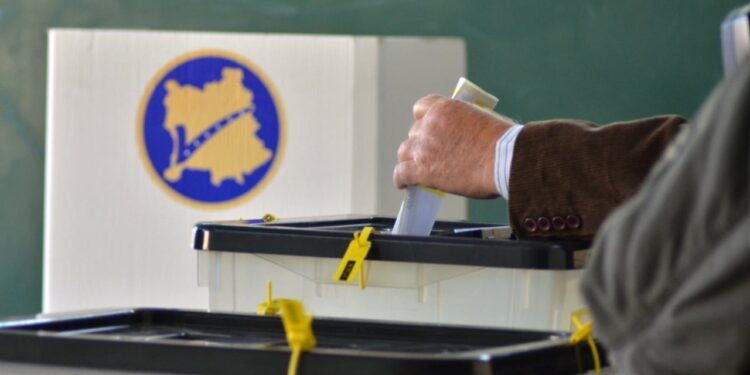 ZGJEDHJET NË KOSOVË/ KQZ: Deri në orën 13:30 kanë votuar 16.28% e qytetarëve