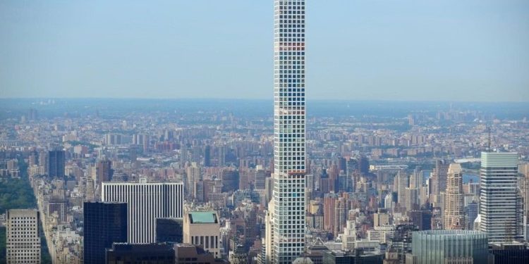 ALARM NË NEW YORK/ Rrokaqielli ikonik i miliarderëve rrezikon të shembet