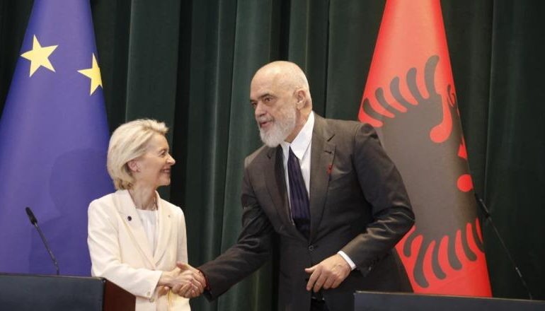 RAMA UDHËTON DREJT GJERMANISË/ Pjesë e forumit ‘Berlin Global Dialogue’! E pranishme dhe presidentja e KE-së Ursula von der Leyen