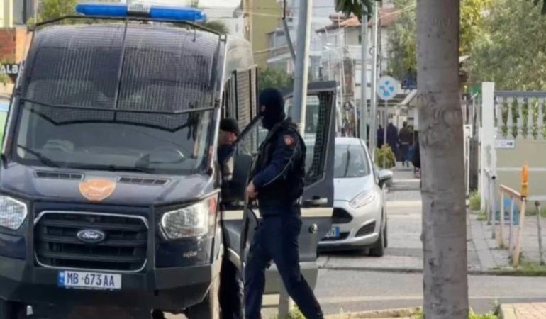 OPERACIONI “BLIC” NË DURRËS/ Arrestohet vëllai i deputetit të PS dhe vëllai i “Rrumit”