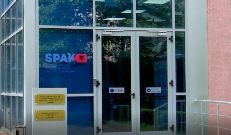 VEASJE DHE TJETËRSIM PRONASH/ Arrestimi i vëllait të deputetit të PS dhe “Rrumit”, reagon SPAK: Skemë e organizuar kriminale