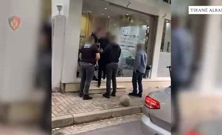 TRAFIKIMI I VAJZAVE NGA AMERIKA LATINE PËR PROSTITUCION/ Gjenden kode bitcoin në banesën e organizatorit! Mbi 1 mln euro fitim të transferuara drejt Kolumbisë