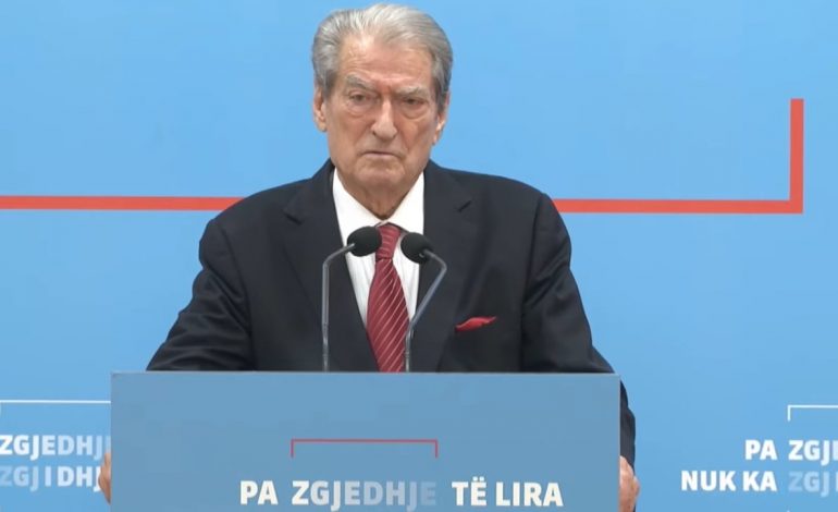 GARA PËR TIRANËN MË 9 NËNTOR/ Berisha shpall kandidatin e opozitës përballë Manastirliut