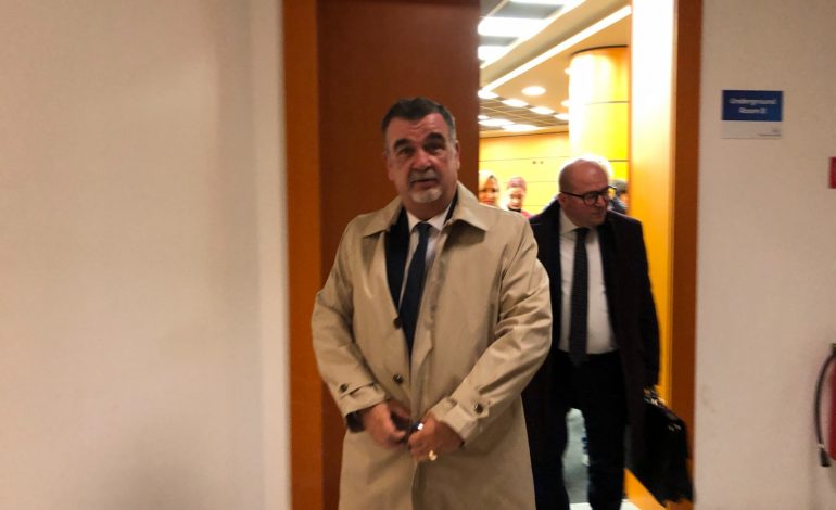TË SHTËNAT ME ARMË NË GJYKATËN E APELIT/ Plagoset gjyqtari Astrit Kalaja, PAMJET nga vendngjatja