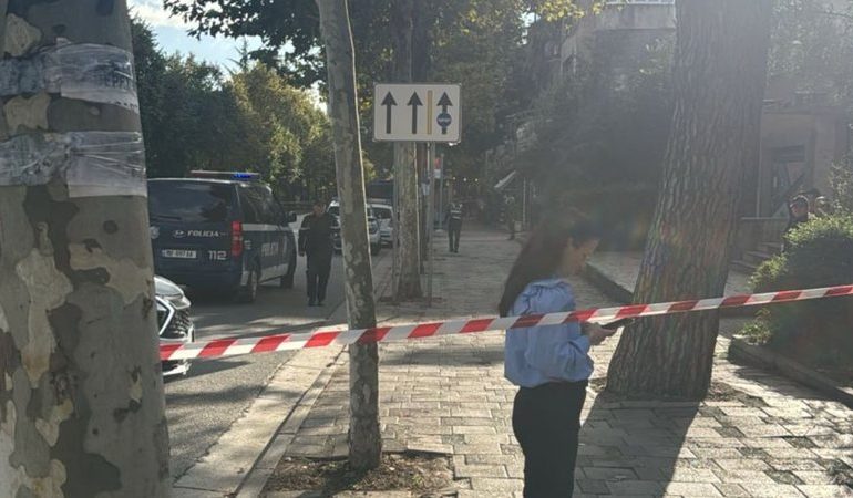 DETAJET/ U qëlluan me armë zjarri brenda gjykatës së Apelit Tiranë, identifikohen dy të plagosurit