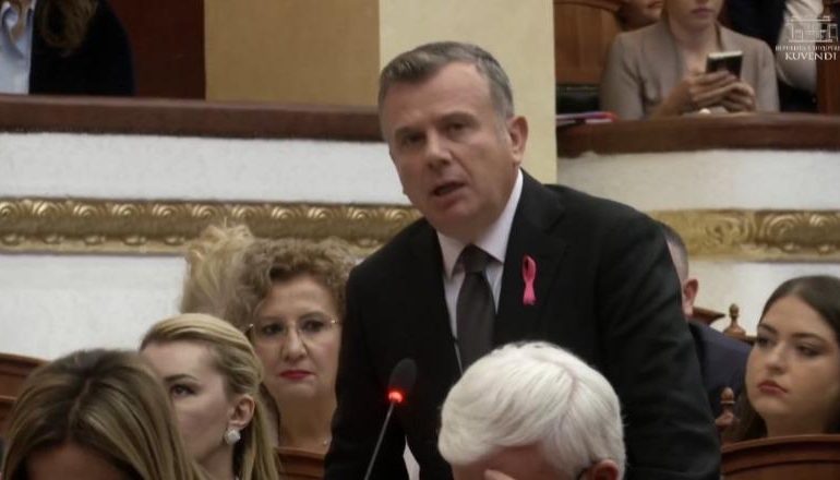 KAOS NË KUVEND/ Opozita refuzon kalimin në rend dite, Balla kërkon votim të rezolutave