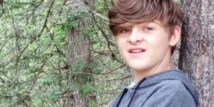 KANCERI I MORI JETËN NË MOSHËN 14-VJEÇARE/ Prindërit akuzohen për “vrasje me dashje”: Besuam te mjekësia alternative, nuk donim t’i…