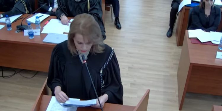 RASTI VELIAJ/ Flet përfaqësuesja e qeverisë: U shkarkua se nuk ishte në detyrë