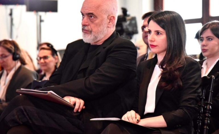 QEVERIA DREJT LEGALIZIMIT TË LOBIMIT/ Sekret kontratat e pagesave