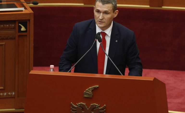 “JEMI NËN PRESION NGA…”/ Dumani: Problem statusi i prokurorëve dhe mos ekstradimet nga Dubai