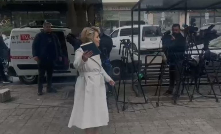 SEANCA PËR ILIR METËN/ Kryemadhi paraqitet në Gjykatën e Posaçme: Do thonë që nuk je paraqitur në orar, më njoftuan …