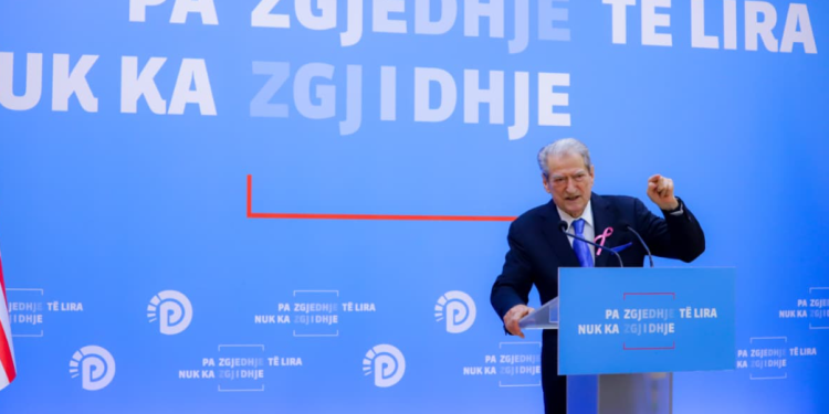 RAPORTIMI I DUMANIT NË KUVEND/ Berisha vijon sulmet: Fliste si i kapur. Nuk pranoi pyetjet me gojë se…