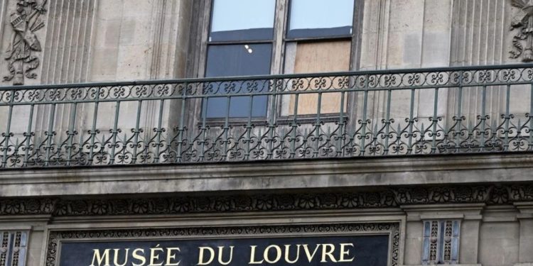 PAS GRABITJES SPEKTAKOLARE/ Muzeu i Luvrit zhvendos sendet me vlerë në Bankën e Francës