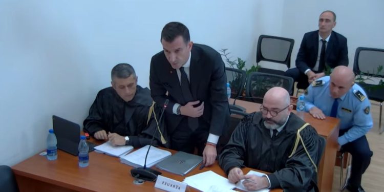 VELIAJ NË GJYKATËN KUSHTETUESE/ Shqyrtohet shkarkimi i kryebashkiakut të Tiranës