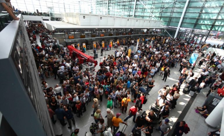 DY DRONË MBI QIELLIN E GJERMANISË/ Mbyllet përkohësisht aeroporti i Mynihut, 6,500 pasagjerë mbeten të bllokuar