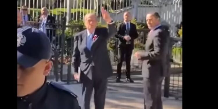 “SHPORRU, PREJ TEJE KEMI…”/ Berishës i ndodh e papritura te protesta e ish-minatorëve