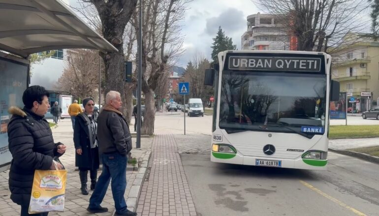 ZBARDHET VENDIMI/ Nga nesër, rritet çmimi i biletës për dy linja urbani dhe abonetë në Kamëz