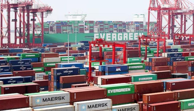 TENSIONET TREGTARE SHBA-KINË/ Pekini pezullon tarifat doganore portuale ndaj anijeve amerikane