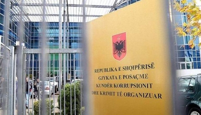TRAFIK NARKOTIKËSH E GRUP I STRUKTURUAR KRIMINAL/ GJKKO dënon me 161 vite burg 13 persona (EMRAT)