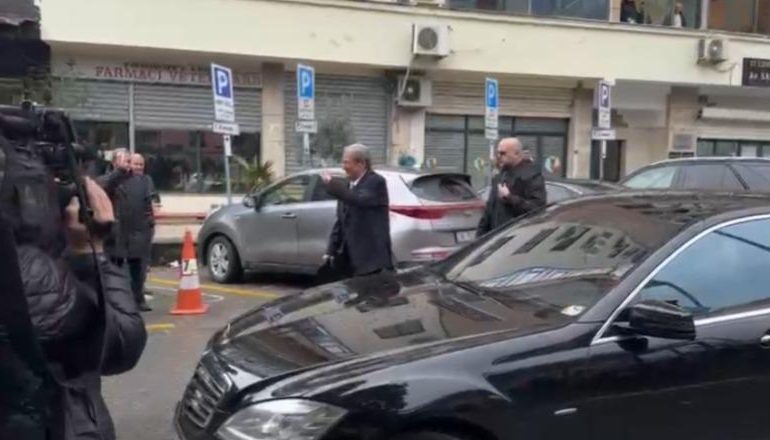“21 JANARI”/ Berisha paraqitet në SPAK! Pyetet për herë të parë pas gati 15 vitesh për vrasjet e 4 protestuesve