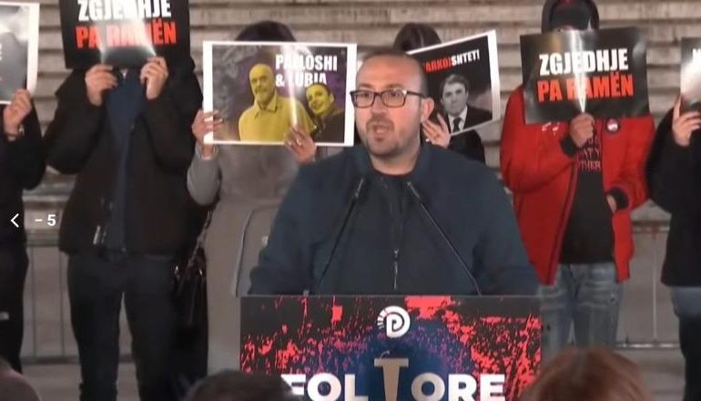 SHPËRTHEN NË PROTESTË/ Korreshi: Rama ik nga ai tunel i korrupsionit që të ka zhytur brenda