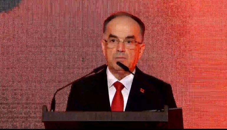 CEREMONIA E DITËS SË FLAMURIT/ Begaj: Krenar për rolin tonë në rajon dhe partneritetin strategjik me SHBA