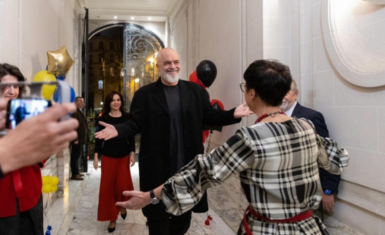 HAPJA E GRUPKAPITULLIT TË NEGOCIATAVE ME BE/ Rama nga Brukseli: Dikur bënte ftohtë, tashmë çfarëdo të ketë jashtë…