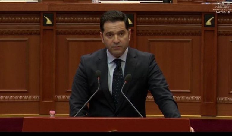 PAQJA FISKALE/ Malaj në Kuvend: Nuk është amnisti, nuk i shërbejmë askujt që është në hetim apo gjyq