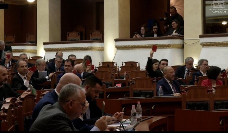 “PD NIS BOJKOTIN PARLAMENTAR”/ Zbulohet mesazhi i Gaz Bardhit për deputetët