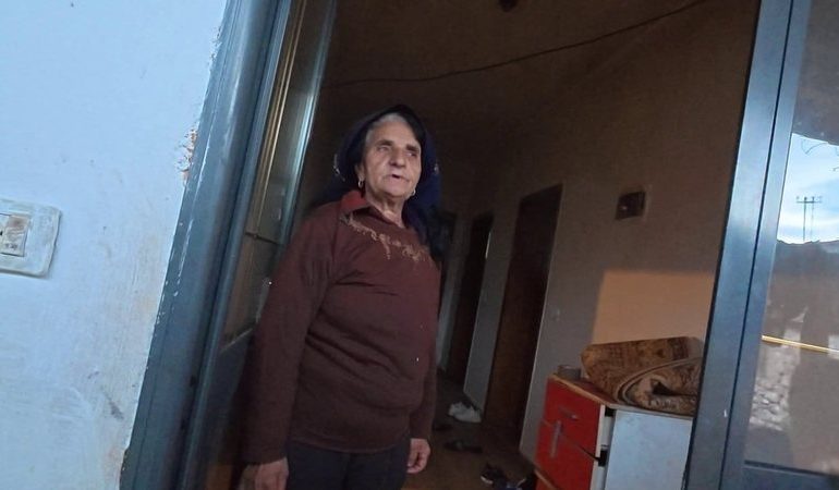 U HELMUAN DHE U GRABITËN NGA DHËNDRI NË LIBRAZHD/ Flet e moshuara: Sa mora pensionin, më tha pije këtë…