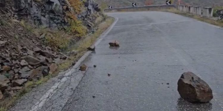 MOTI I KEQ NË KUKËS/ Akset nacionale të qarkullueshme por me rrezik rënie gurësh