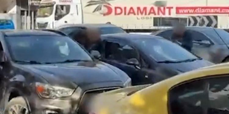 PAMJET/ Momenti kur arrestohen dy kushërinjtë në Tiranë, u kapën me 2.2 kg kokainë