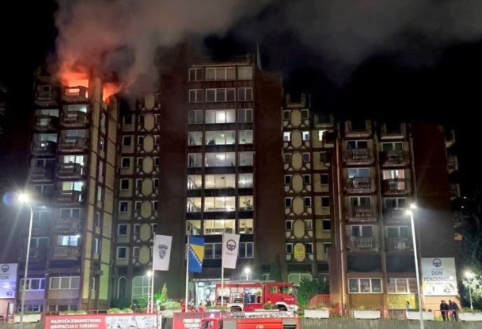 BOSNJË/ 11 të vdekur nga zjarri në azilin e Pleqve, shumica persona me aftësi të kufizuara