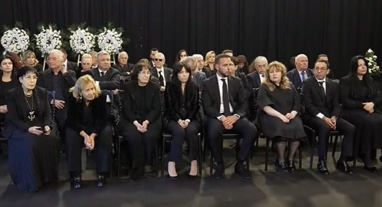 HOMAZHET/ Rama dhe Xhoana Nano do të mbajnë fjalim në nder të Fatos Nanos. Ish-bashkëshortja Rexhina e pranishme