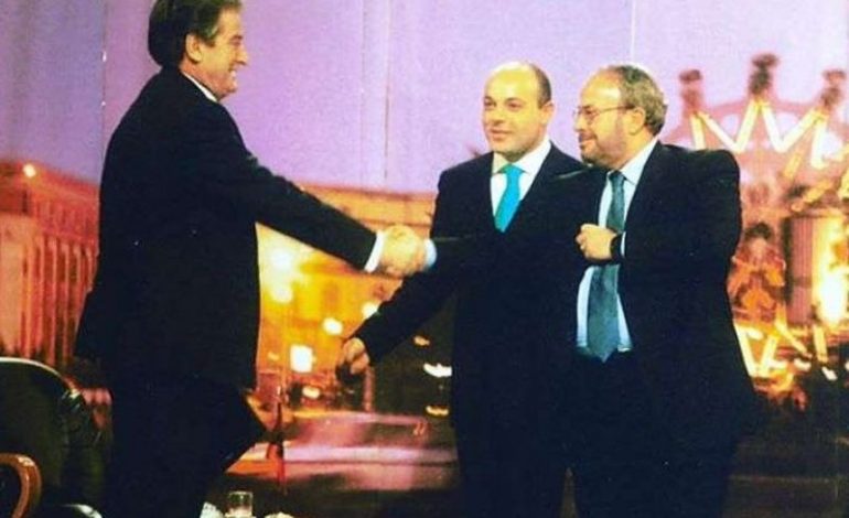 “SHK*RDHATË, U MËRZITE TI?” Ish-truproja rrëfen takimin e famshëm të Fatos Nanos me Berishën