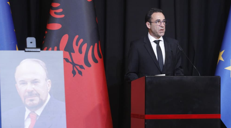“BURRË I RRALLË SHTETI”/ Djali i Fatos Nanos: Babai im më mësoi demokracinë dhe forcën e ringritjes