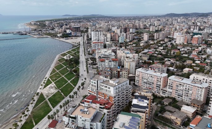 APARTAMENTE, DYQANE E MAKINA/ Sekuestrohen pasuri me vlerë 2 mln euro në Vlorë. Pronat në emër të të akuzuarit për pastrim parash