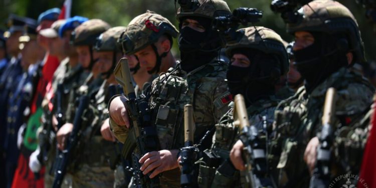 RRITJE PAGASH EDHE PËR USHTARAKËT/ Vengu: Pjesë e politikave për të garantuar kushte më të mira